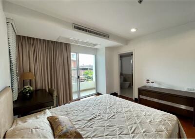3 bedrooms apartment for rent near BTS Ekkamai - 920071001-11969