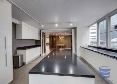 [Property ID: 100-113-22858] 3 Bedrooms 3 Bathrooms Size 259Sqm At Pikul Place for Rent 89000 THB