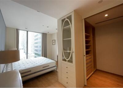 2 bedrooms for rent near BTS Saladaeng - 920071001-11920