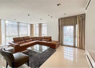 3 bedrooms for rent at BTS Ploenchit