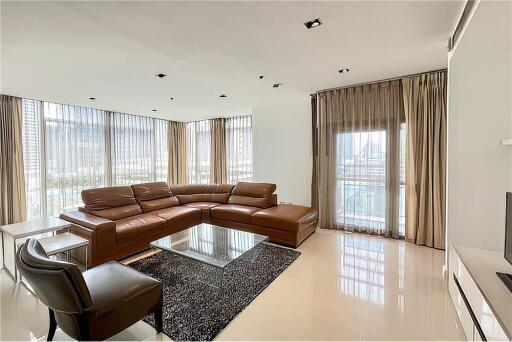 3 bedrooms for rent at BTS Ploenchit