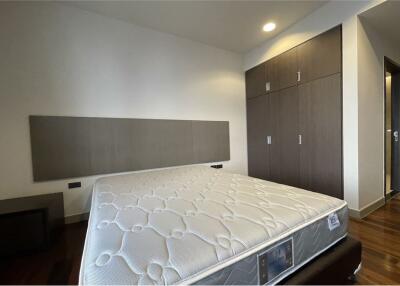 4 bedrooms apartment for rent near BTS Prompong - 920071001-11934