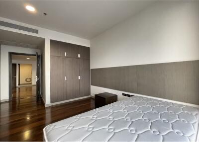 4 bedrooms apartment for rent near BTS Prompong