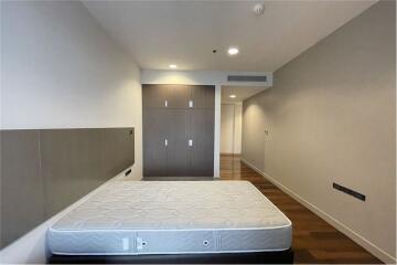 4 bedrooms apartment for rent near BTS Prompong