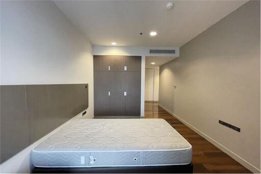 4 bedrooms apartment for rent near BTS Prompong - 920071001-11934