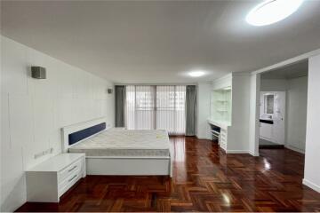 4 bedrooms apartment for rent near BTS Prompong