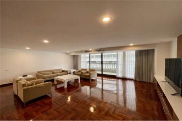 4 bedrooms apartment for rent near BTS Prompong - 920071001-11909