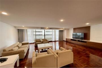 4 bedrooms apartment for rent near BTS Prompong