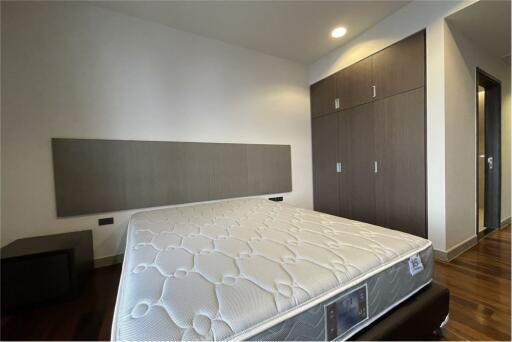 4 bedrooms apartment for rent near BTS Prompong - 920071001-11922