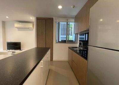 2 bedrooms private apartment for rent BTS prompong