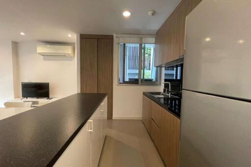 2 bedrooms private apartment for rent BTS prompong