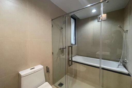 2 bedrooms private apartment for rent BTS prompong