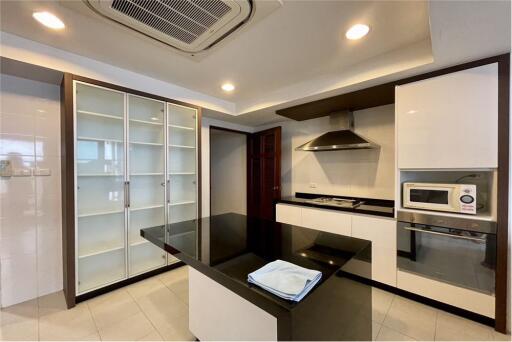 3+1 bedrooms apartment for rent in Asoke area - 920071001-11949