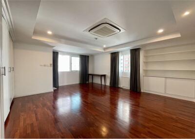 3+1 bedrooms apartment for rent in Asoke area