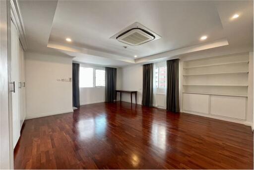 3+1 bedrooms apartment for rent in Asoke area