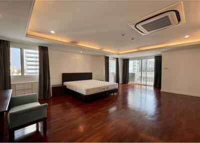 3+1 bedrooms apartment for rent in Asoke area