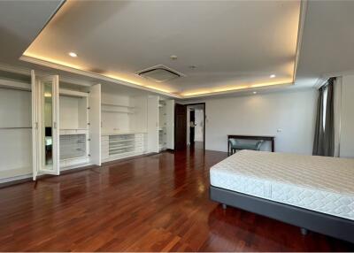 3+1 bedrooms apartment for rent in Asoke area