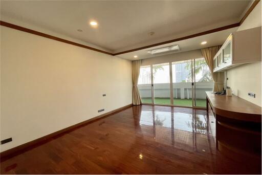 3 bedrooms Duplex for rent closed to BTS Nana