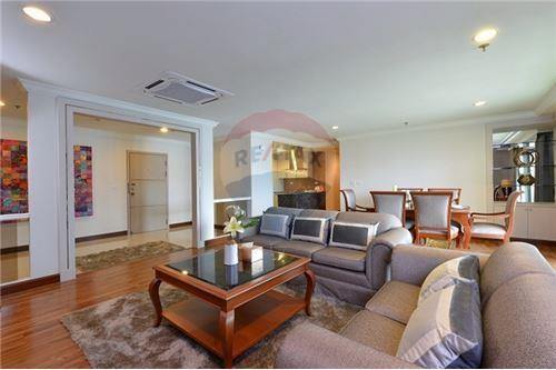 Luxurious Sukhumvit Condo: 3 Beds, 3 Baths