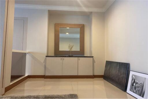 Luxurious Sukhumvit Condo: 3 Beds, 3 Baths