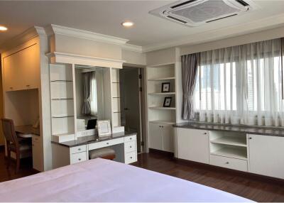 3 bedrooms for rent near BTS Asoke