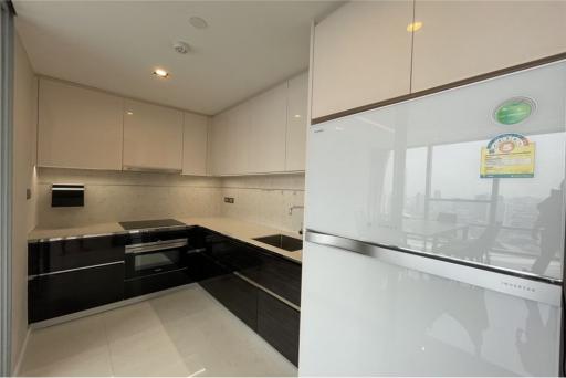 Luxury 2 bedroom for rent near BTS Surasak