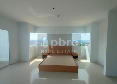 AD Hyatt Condominium for Sale in Wongamat