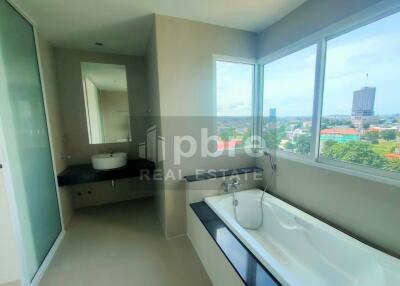 AD Hyatt Condominium for Sale in Wongamat