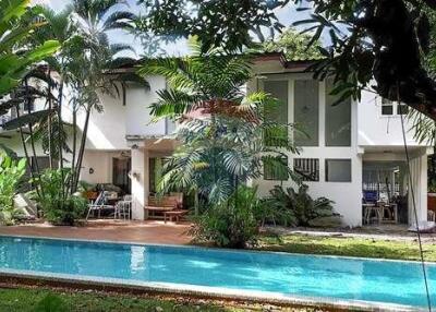 For Sale: Exquisite House with Private Pool and 4 Bedrooms in Sukhumvit 63 - 920071001-11573