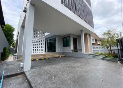 For Rent Brand New Single house 3beds with pool in Sukhumvit 71 cloes to St.Andrew International School - 920071001-11571