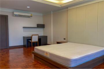 4 bed 4 baht for rent duplex style BTS Ploenchit