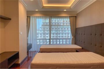 4 bed 4 baht for rent duplex style BTS Ploenchit