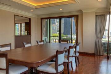 4 bed 4 baht for rent duplex style BTS Ploenchit