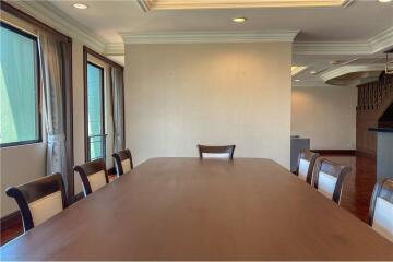 4 bed 4 baht for rent duplex style BTS Ploenchit