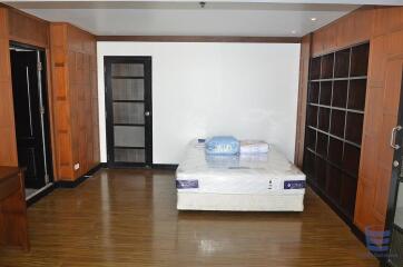 [Property ID: 100-113-25212] 2 Bedrooms 1 Bathrooms Size 126Sqm At State Tower for Sale 12000000 THB