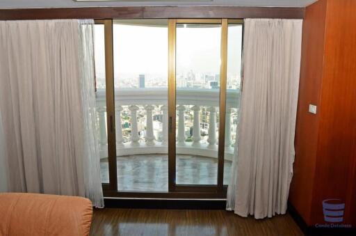 [Property ID: 100-113-25212] 2 Bedrooms 1 Bathrooms Size 126Sqm At State Tower for Sale 12000000 THB