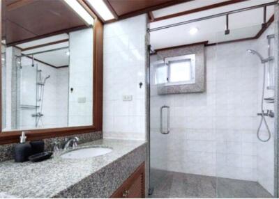 For rent spacious 2 bedrooms in  Narathiwas Soi 7 Sathorn BTS Chongnonsi - 920071001-11564