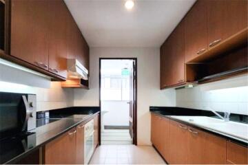 For rent spacious 2 bedrooms in  Narathiwas Soi 7 Sathorn BTS Chongnonsi