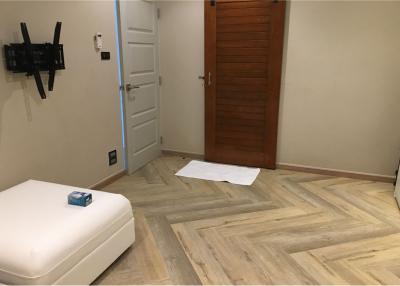 ทาวน์เฮาส์ 4 ห้องนอนที่ได้รับการปรับปรุงใหม่ใน Sukhumvit 27, BTS Asoke -