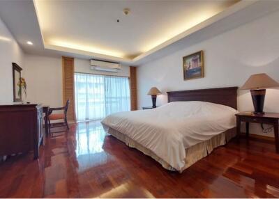 Spacious 3-Bedroom Apartment for Rent in Sathon Soi 1 - Perfect for Families! - 920071001-11557