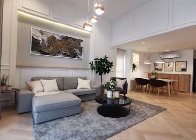 For sale new renovated townhouse 4 bedrooms corner unit in Sukhumvit 89. 400m to BTS BangChak - 920071001-11558