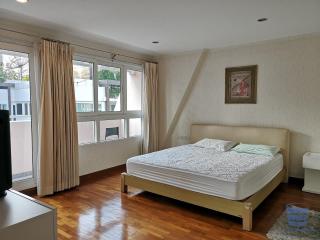 [Property ID: 100-113-24972] 3 Bedrooms 3 Bathrooms Size 141.9Sqm At Baan Siri Sukhumvit 13 for Rent 55000 THB