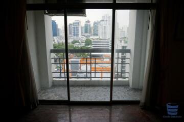 [Property ID: 100-113-24858] 3 Bedrooms 3 Bathrooms Size 190Sqm At Royal Castle for Sale 15500000 THB