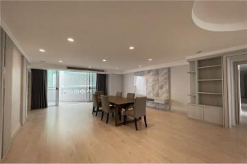 Renovated 4 bedroom unit for rent closed to Asoke