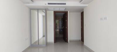 Grand Avenue Pattaya Condo for Sale