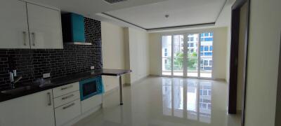 Condo at Grand Avenue Pattaya for Sale