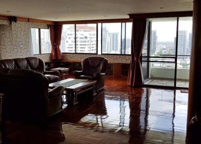 [Property ID: 100-113-25241] 3 Bedrooms 4 Bathrooms Size 281Sqm At The Habitat Sukhumvit 53 for Rent 90000 THB