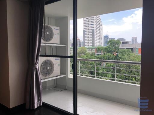 [Property ID: 100-113-25231] 3 Bedrooms 4 Bathrooms Size 260Sqm At The Habitat Sukhumvit 53 for Rent 70000 THB