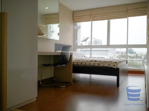 [Property ID: 100-113-24279] 2 Bedrooms 2 Bathrooms Size 65Sqm At The Treasure Silom for Rent and