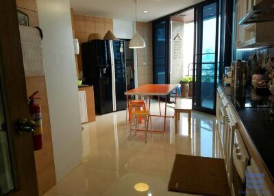 [Property ID: 100-113-25916] 3 Bedrooms 3 Bathrooms Size 282.04Sqm At Royal River Place for Sale 25000000 THB